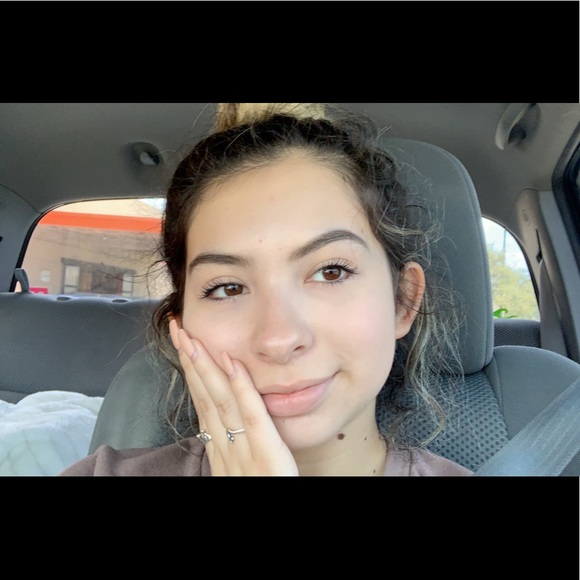 Meet your Posher, Gillian - Picture 1 of 1